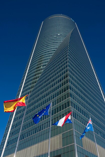 ¿Es rentable invertir en bonos del Estado español a 10 años? Análisis 2025